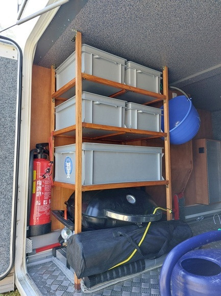 Euro-Box Regal im Carthago